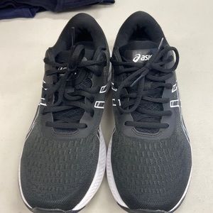 Women’s sneakers